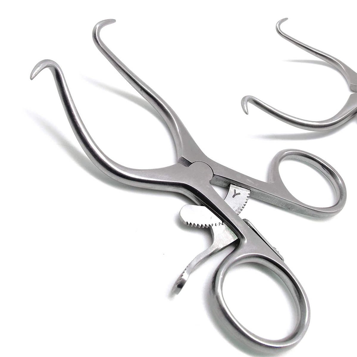 Self Retaining Retractor